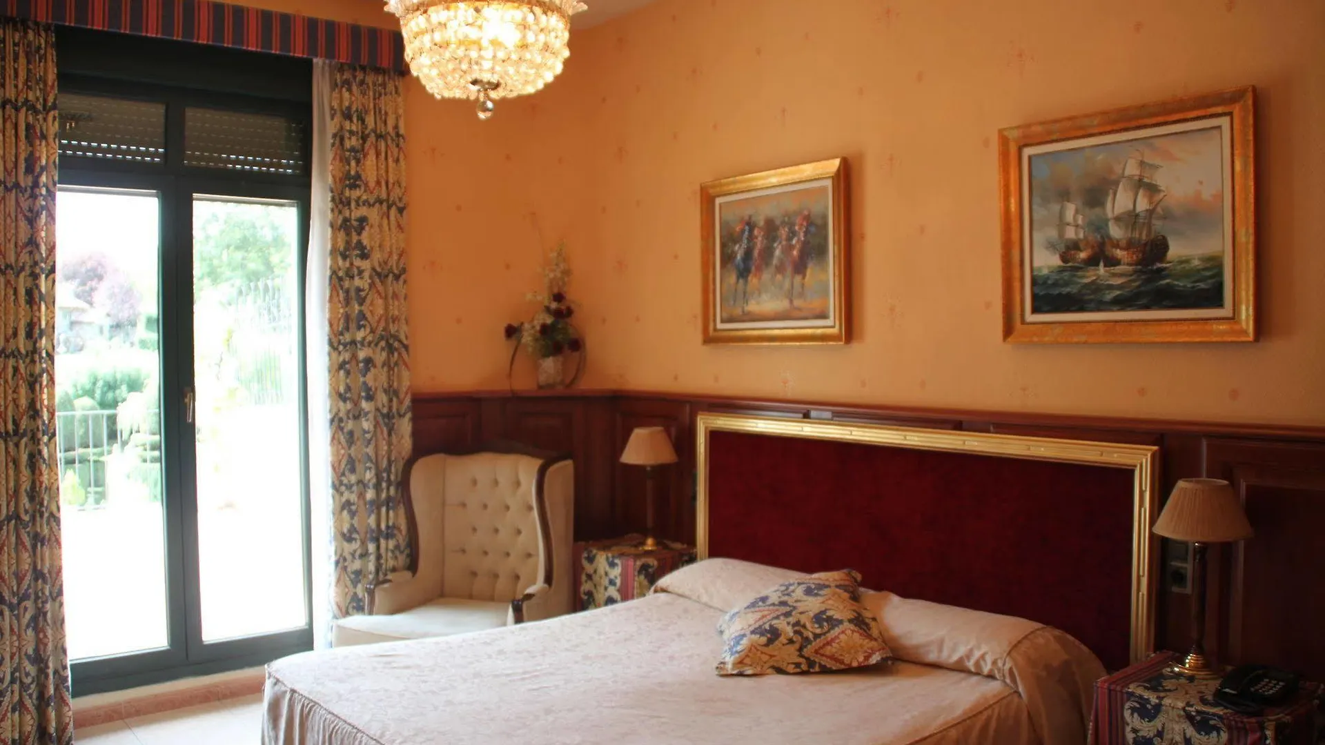 Hotel De Camprodon 3*,